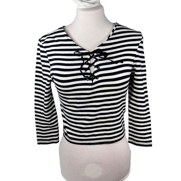 Topshop Tops - TOPSHOP crop top black white stripe size 6 lace tie front 3/4 sleeve v-neck